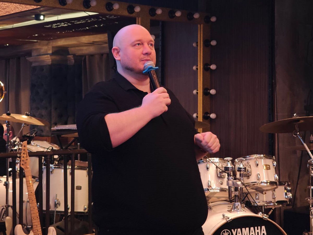 Спикер на сцене Legat Business Forum